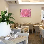 Western Paris Ermitage Otel 4*