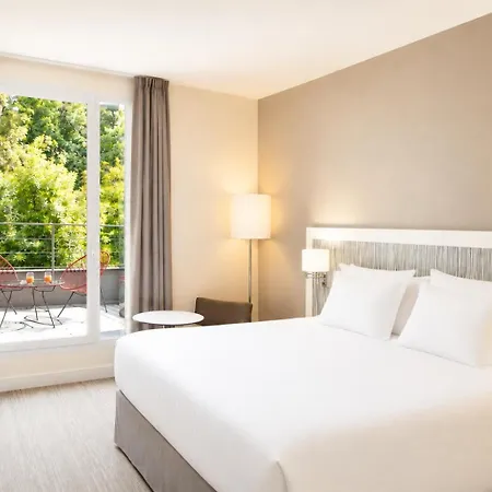 Отель Western Paris Ermitage 4*