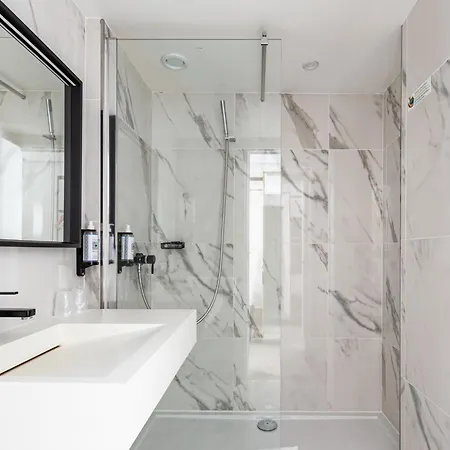 Western Paris Ermitage Hotel 4*