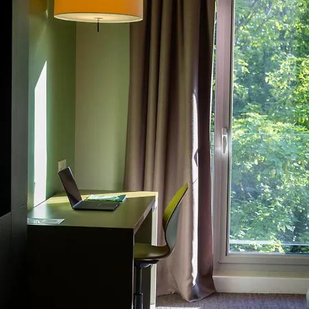Отель Western Paris Ermitage 4*