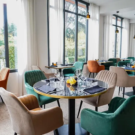 Western Paris Ermitage Ξενοδοχείο 4*