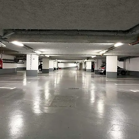 Western Paris Ermitage Мёдон