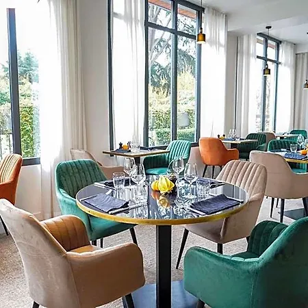 Western Paris Ermitage Отель 4*