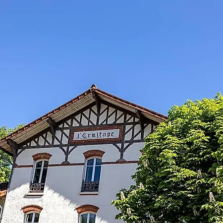 Western Paris Ermitage Мёдон