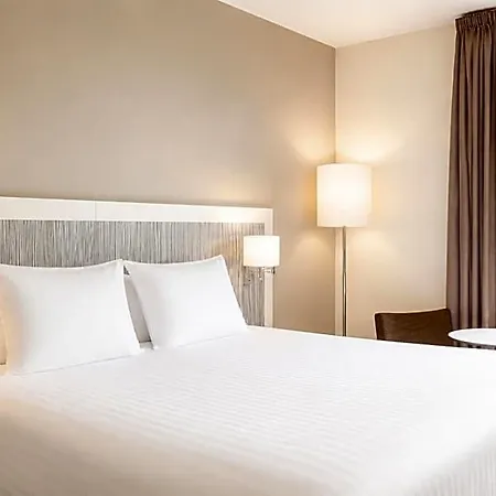 Western Paris Ermitage Отель 4*