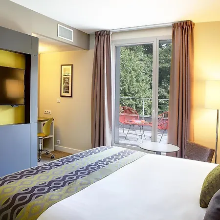 Western Paris Ermitage מלון