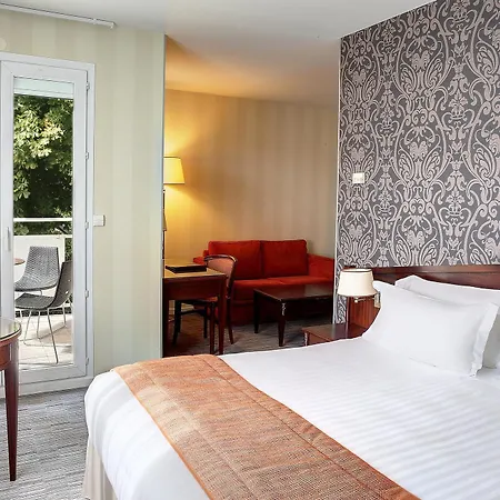 Western Paris Ermitage Отель Мёдон