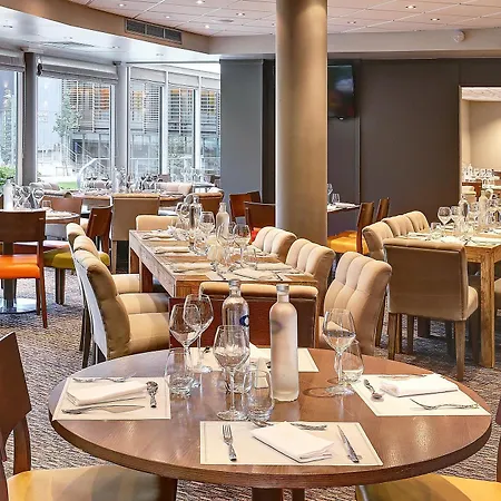 Western Paris Ermitage מלון 4*