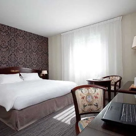 Western Paris Ermitage 4*