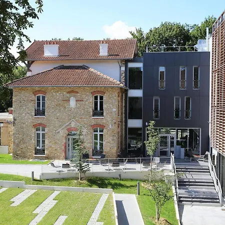 Western Paris Ermitage מדון