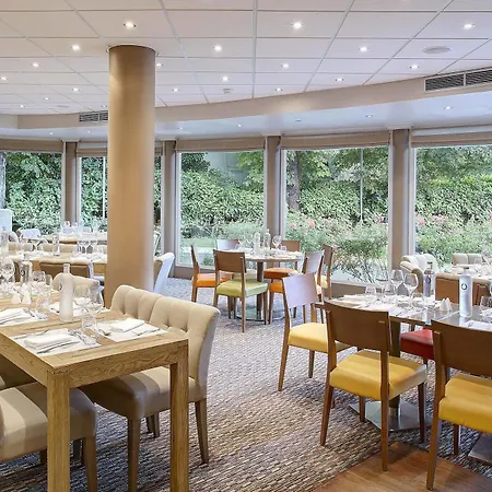 Western Paris Ermitage מלון 4*