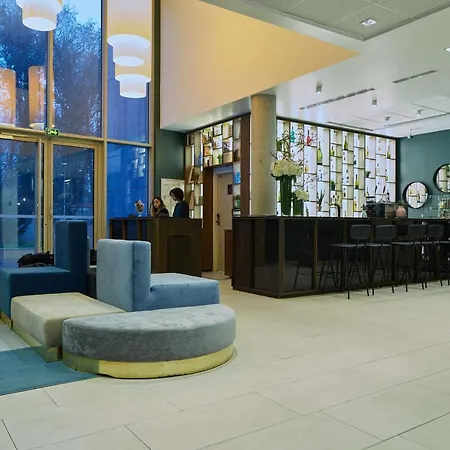 Western Paris Ermitage מלון 4*