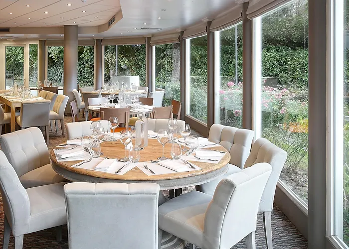 Hotel Western Paris Ermitage 4*