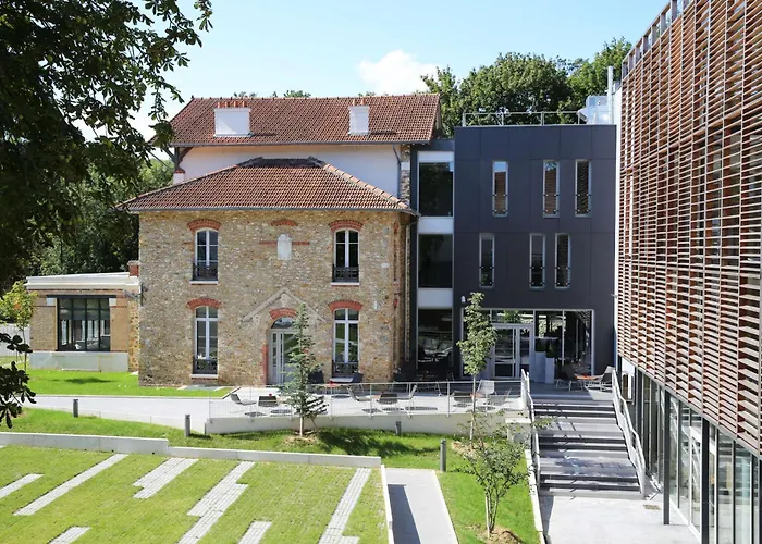 Western Paris Ermitage